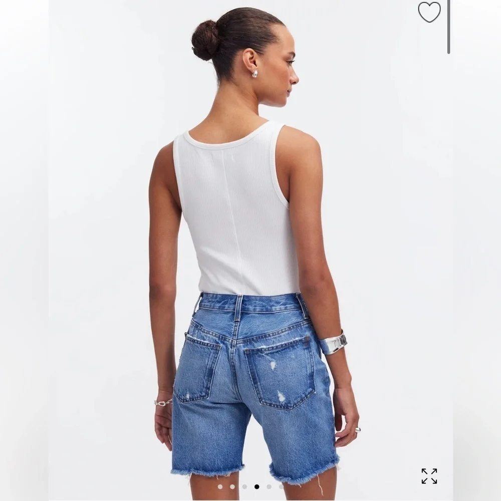 NWT Madewell Long Denim Shorts in Pedersen Wash 26 missing interior button